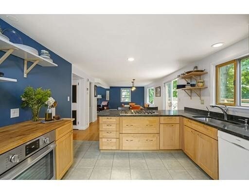 Building Photo - 23 Martinwood Rd