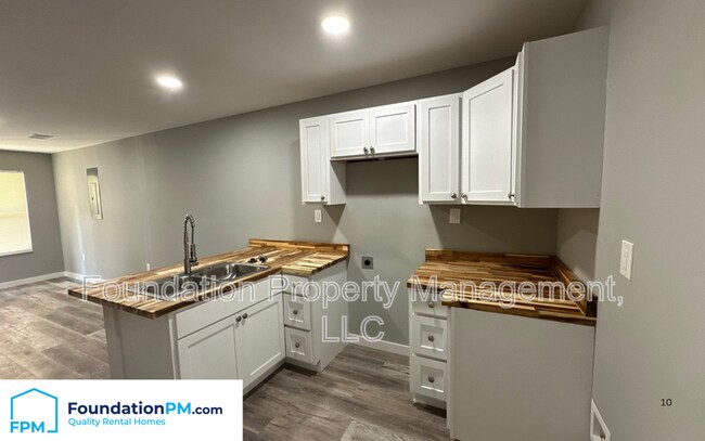 Foto del edificio - 1378 Eloise Rd