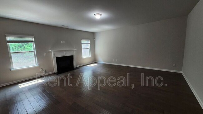 Foto del edificio - 3523 Woodshade Dr