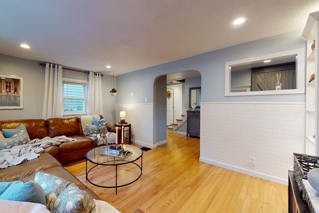 Photo - 37 Marivista Ave House