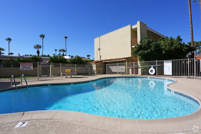 Solaris At The Biltmore Apartments - Phoenix, Az 