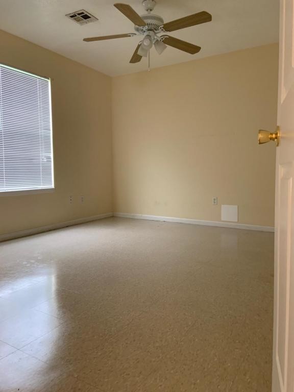 Building Photo - 825 Manuel Rd, Unit B