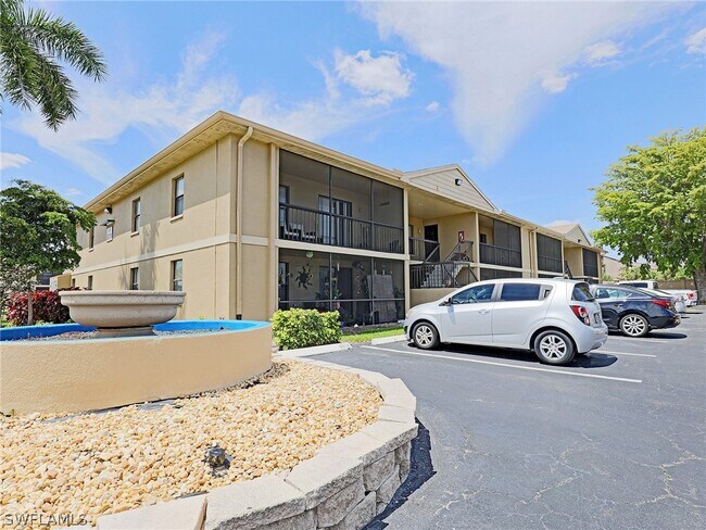 Building Photo - 5321 Summerlin Rd