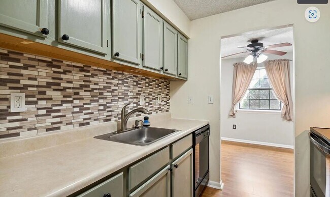 Foto del edificio - 3005 Valley Dr