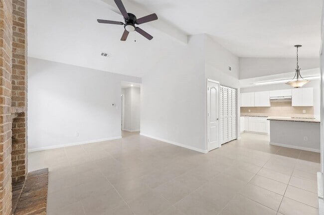 Building Photo - 23311 Pebworth Pl