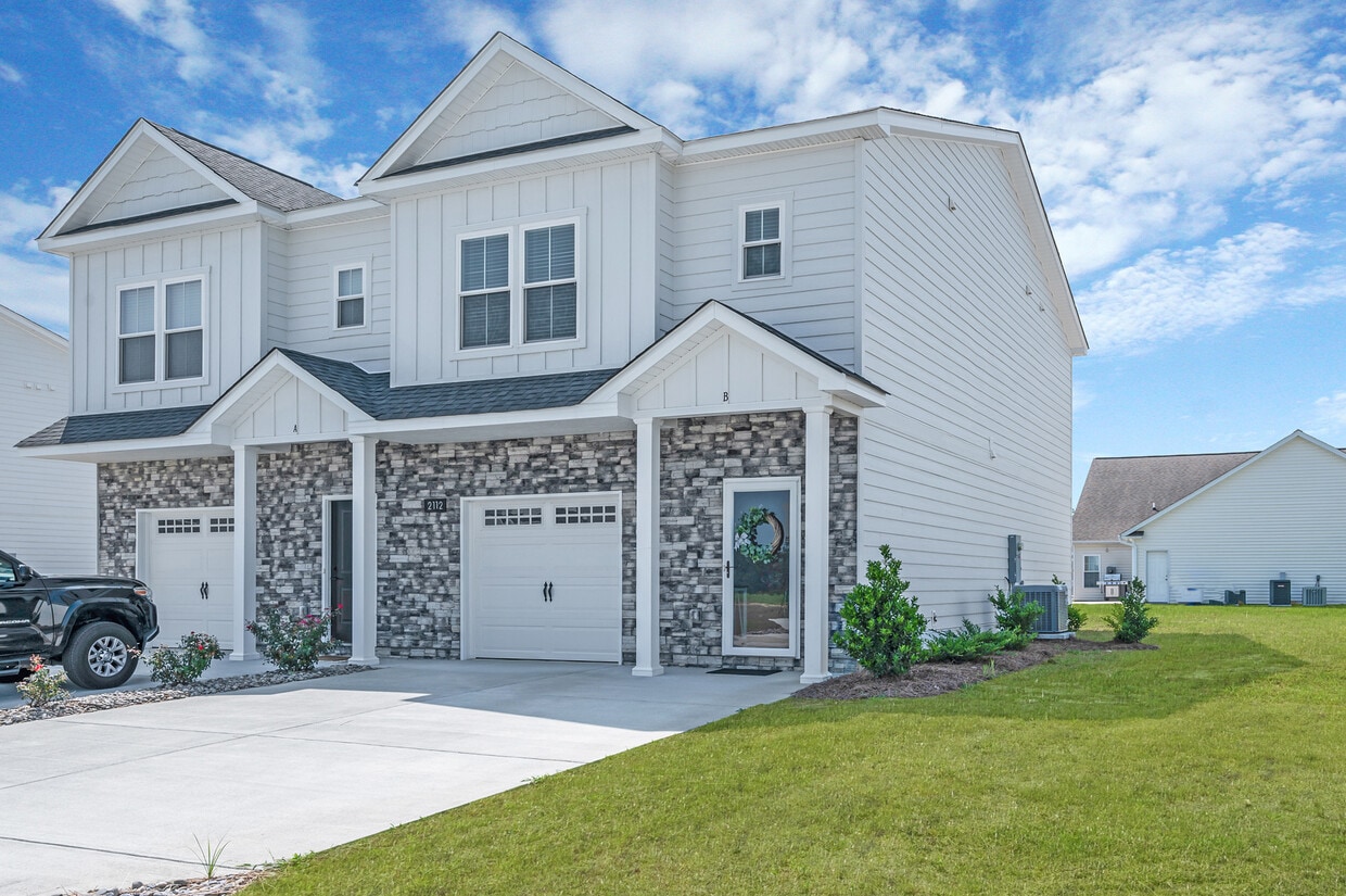 Building Photo - 2105 N Kali Ln