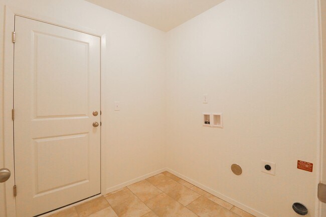 Building Photo - Price Drop! Half-Month Free! Brand new 4 B...