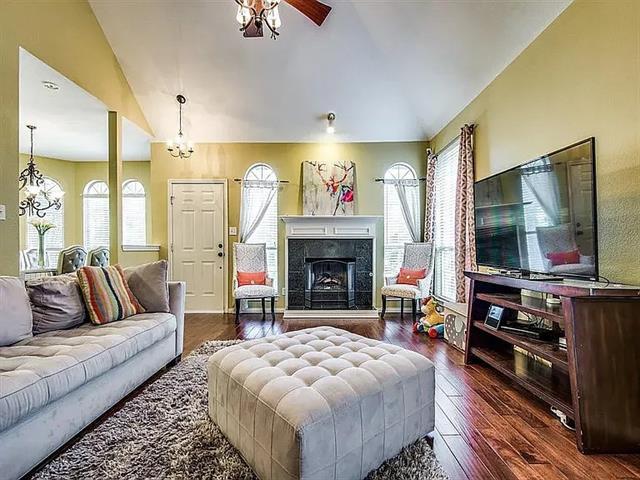 Foto del edificio - 505 Creek Ct