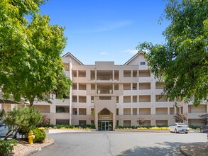 Building Photo - 6605 W Burnside Rd