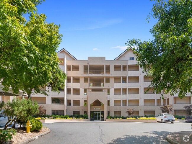 Building Photo - 6605 W Burnside Rd