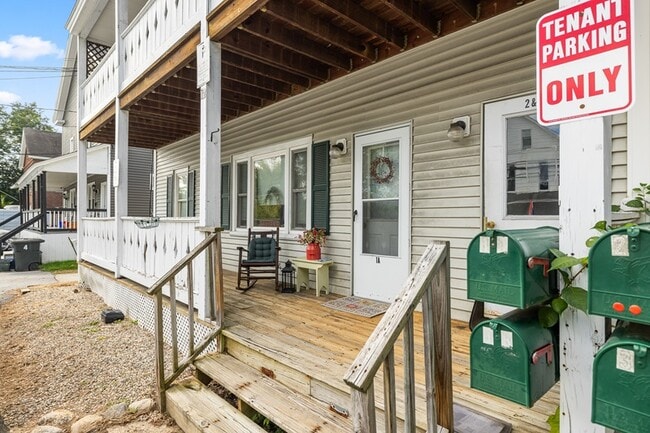 Building Photo - 12 Eastman St