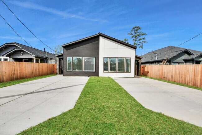 Foto del edificio - 9309 Caddo Rd