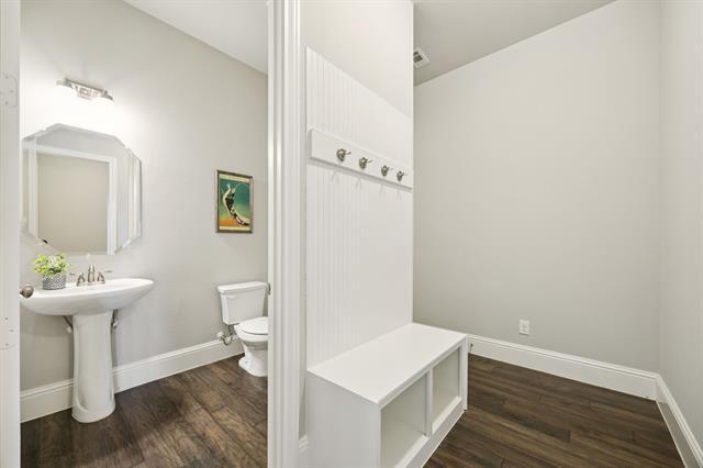 Foto del edificio - 2306 Lamberth Ct