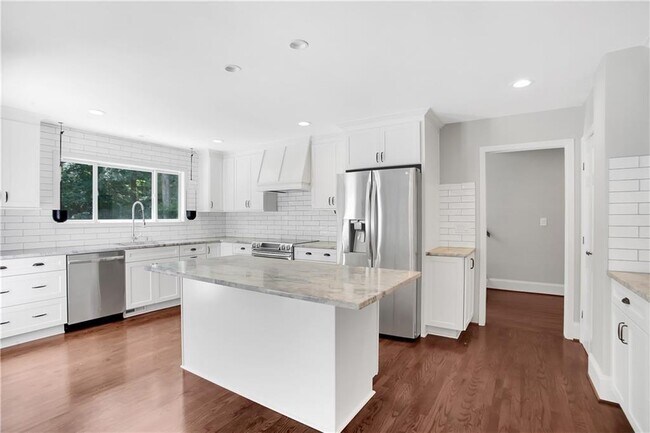Foto del edificio - 455 Persimmon Ln