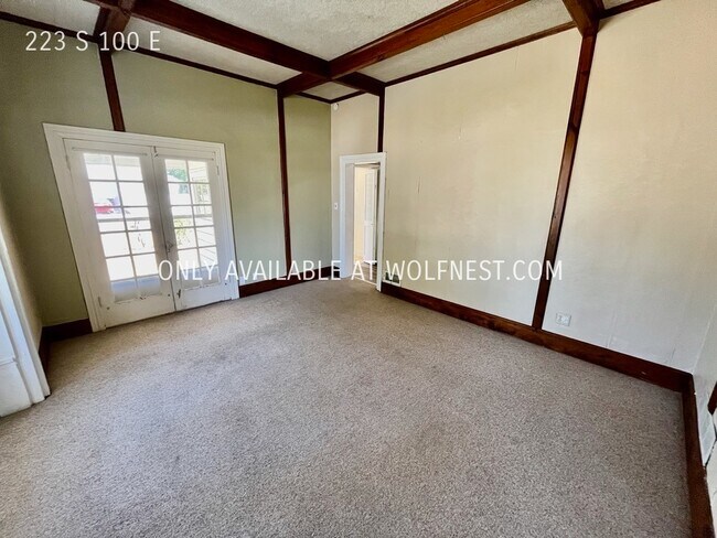 Building Photo - Quaint 4 Bedroom Centerville Home! No Depo...