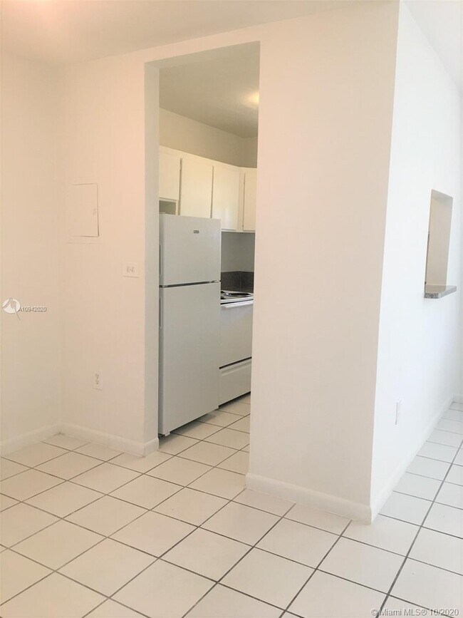 Foto del edificio - 8360 SW 65th Ave
