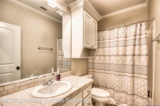 Foto del edificio - 4 br, 3 bath House - 9051 Wisterian Way