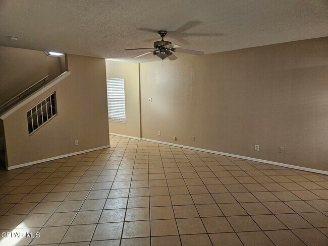 Foto del edificio - 1725 St Mark Ave