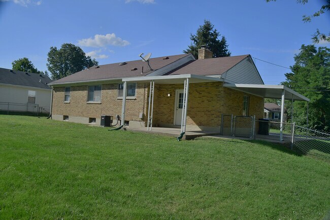 Building Photo - 1340 BERWIN AVE