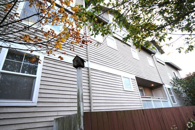 Building Photo - 3056 60th Ave SW