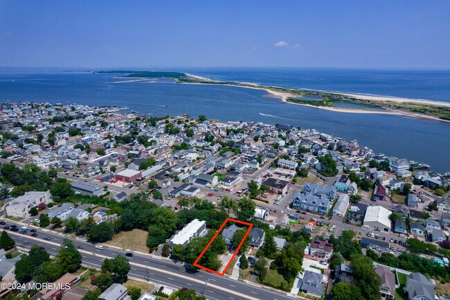 Building Photo - 92 Navesink Ave