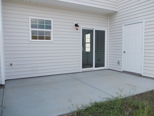 Foto del edificio - Rare 3 Bedroom townhome between Harrisburg...