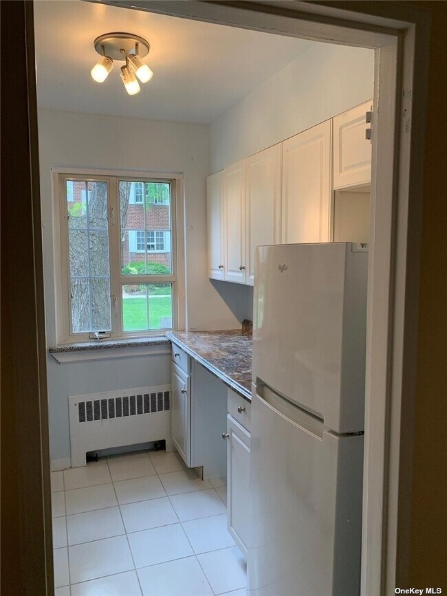 Building Photo - 22 Nathan Hale Dr