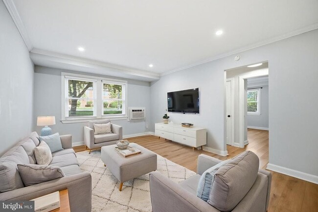 Foto del edificio - 906 S Washington St