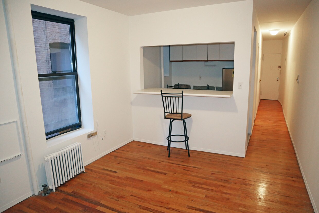 Cocina - 433 E 75th St