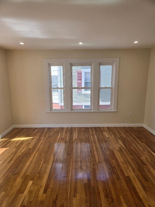 Building Photo - 55 Rockland Ave