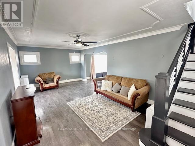 Building Photo - 74 Crowland Ave