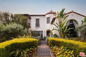Building Photo - 4918 Angeles Vista Blvd