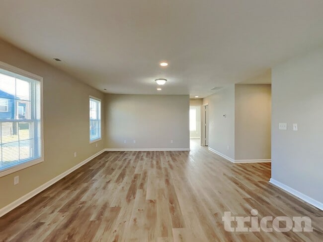 Building Photo - 4083 Magnolia Dr