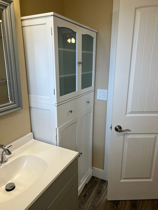 Building Photo - 241 California St