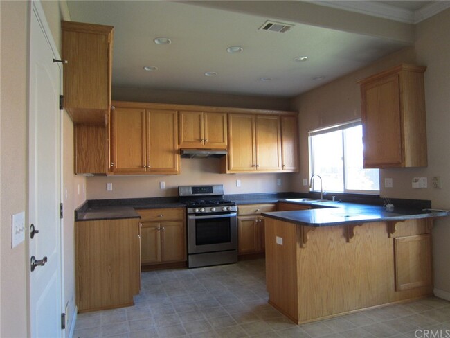 Building Photo - 657 Oakshire Dr