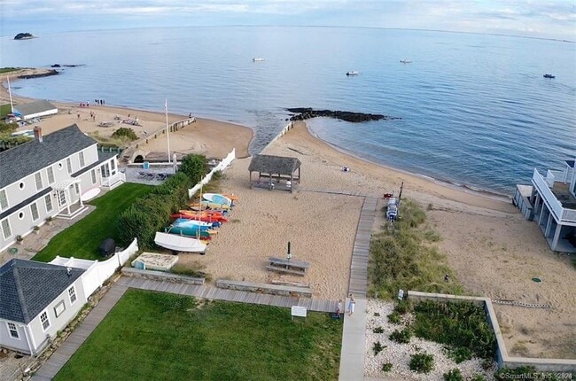 Building Photo - 140 Overshore Dr E