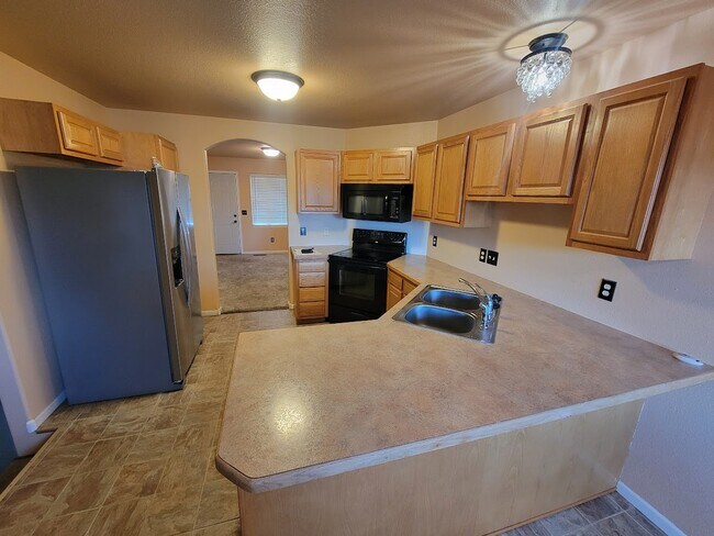 Foto del edificio - 714 Joy Ave