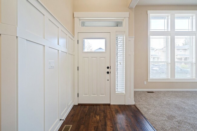 Building Photo - 14672 Catalpa Way