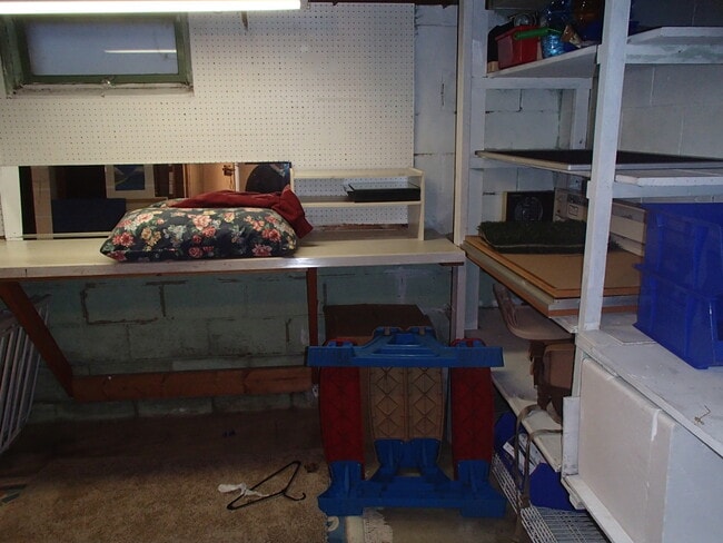 Building Photo - 2527 23rd Ave NW