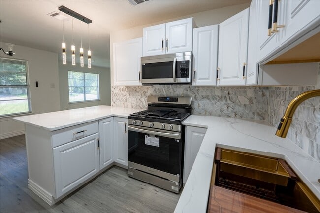 Building Photo - 1620 E King St