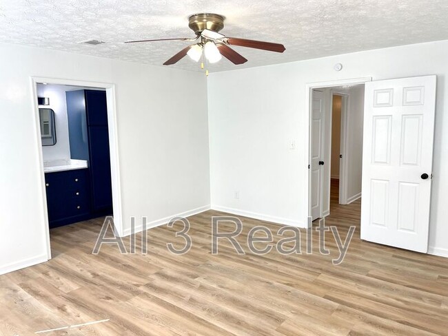 Foto del edificio - 165 Fieldstone Dr