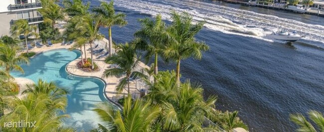 Foto del edificio - 3303 Port Royale Dr S
