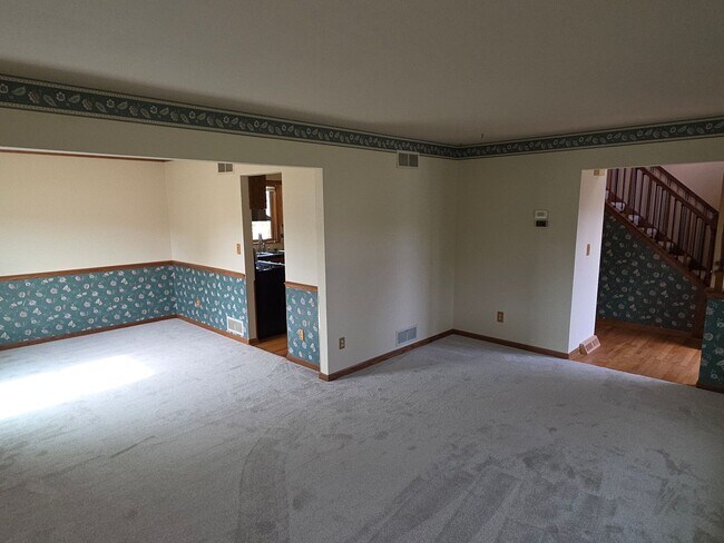 Foto del edificio - 4 bedroom home in Pleasant Prairie