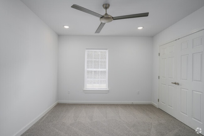 2BR, 2BA - 1,058SF - Primary Bedroom - Eastover Commons Residential