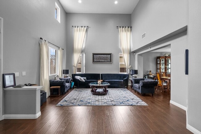 Building Photo - 26426 Cardinal Dr