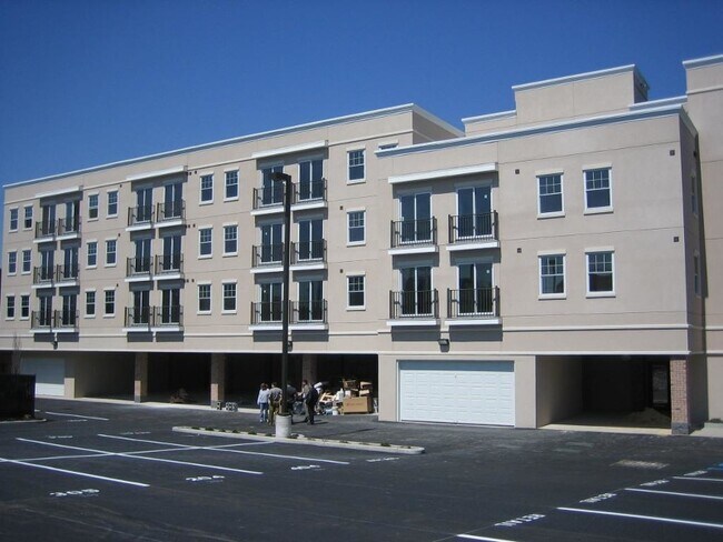Building Photo - 107 Harrison Ave