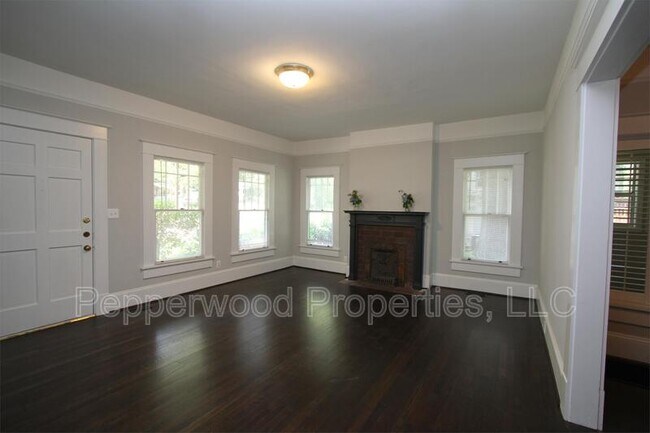 Building Photo - 550 Cecil Ct