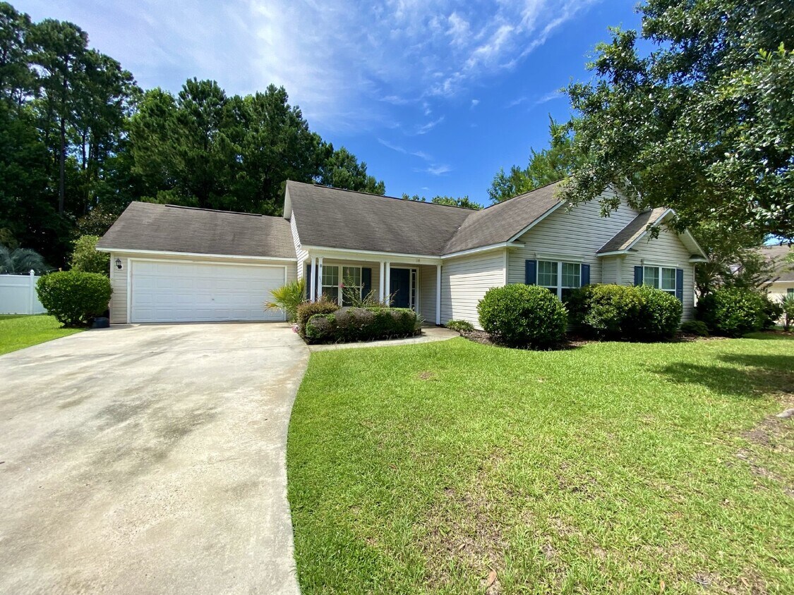 Primary Photo - Home in Woodbridge With a Screened Porch a...