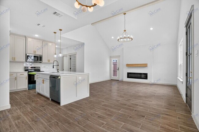 Foto del edificio - 5849 Black Pine Cir