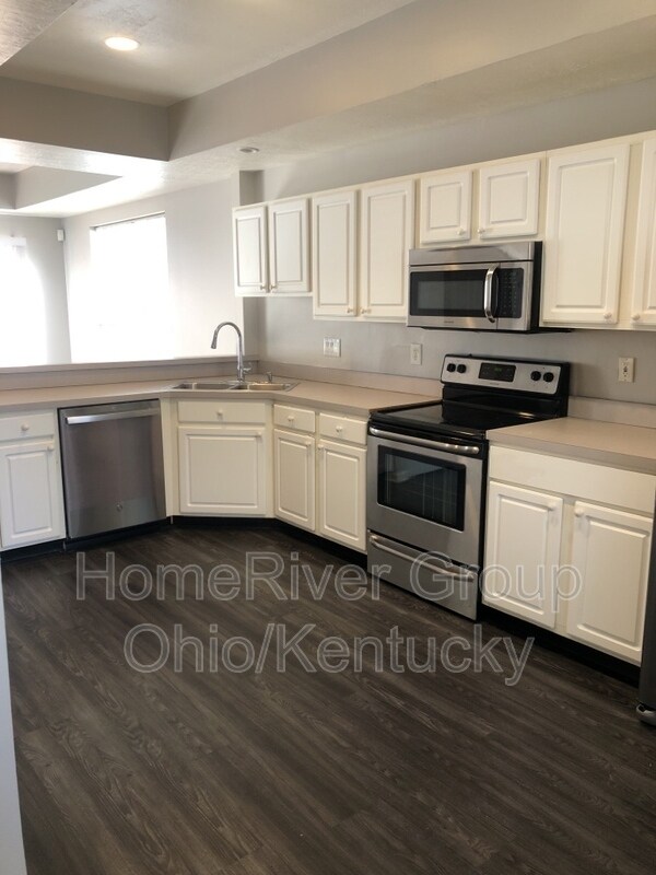 Foto del edificio - 5835 Albany Grove